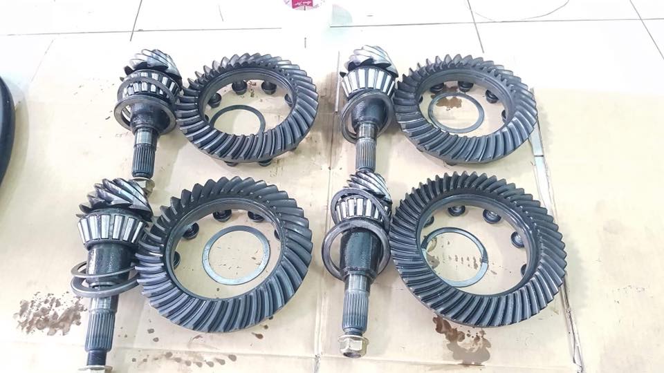 Nissan R200 Differential Crown Wheel & Pinion Final Drive Gear Set ...